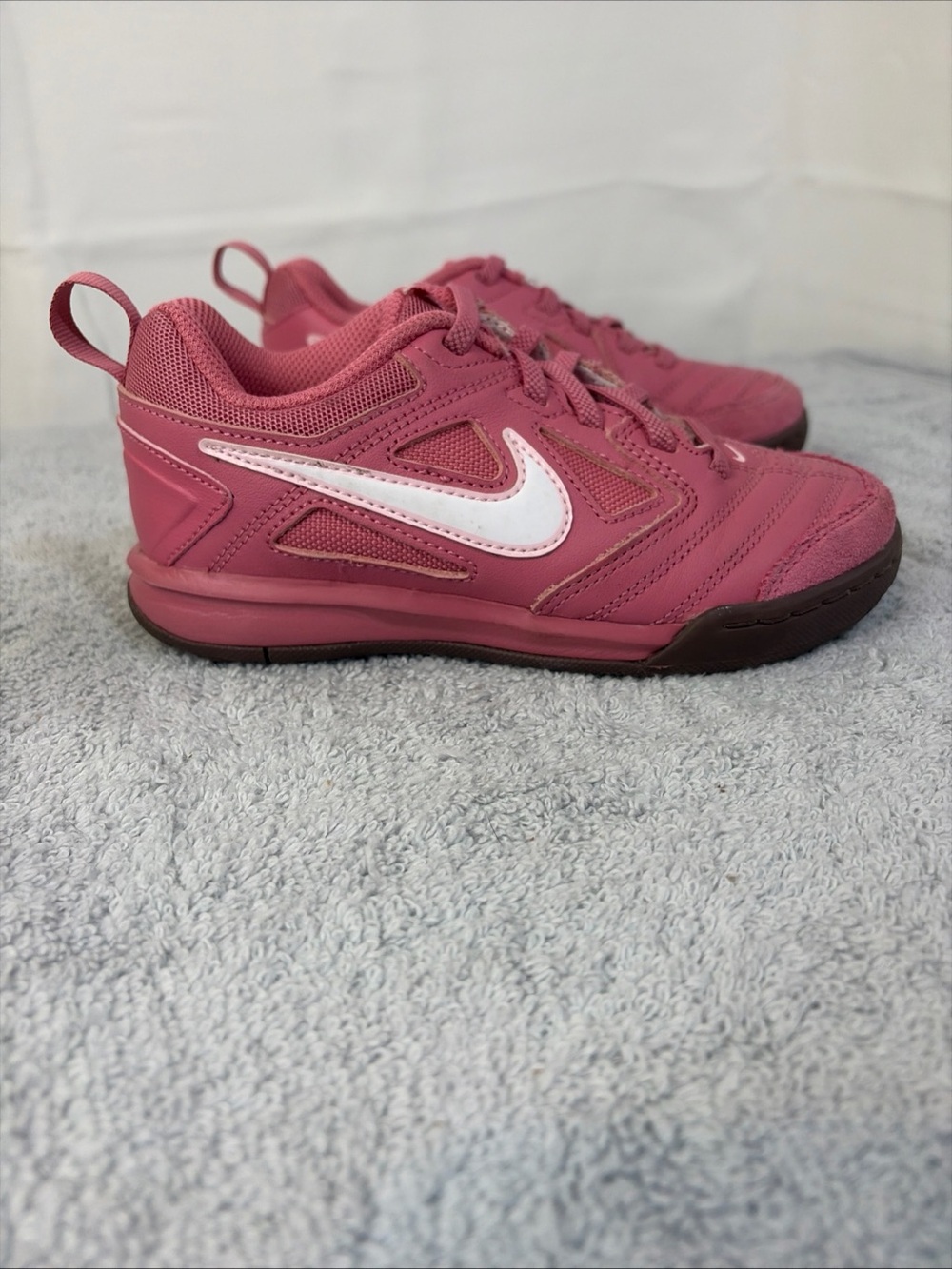 Nike Kids Gato shoes Peony/Pink. IM228-600 Size 12C stk#EC0013